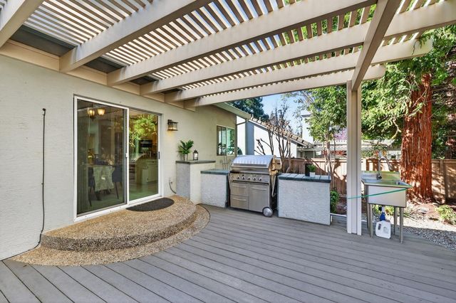 11909 Rising Sun Way, Gold River, CA 95670