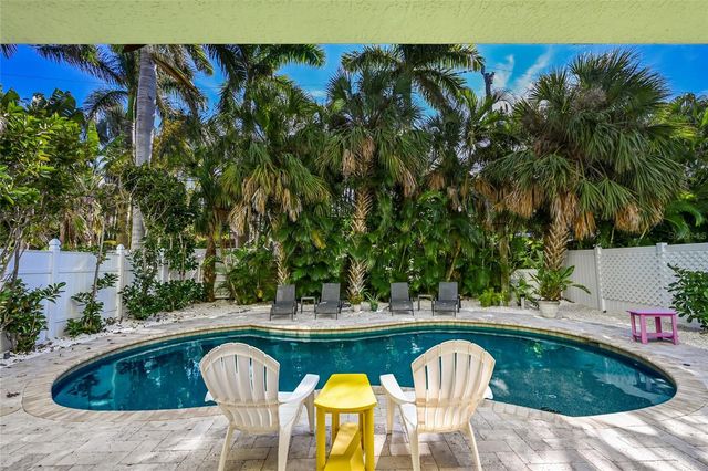 307 64TH STREET, Holmes Beach, FL 34217