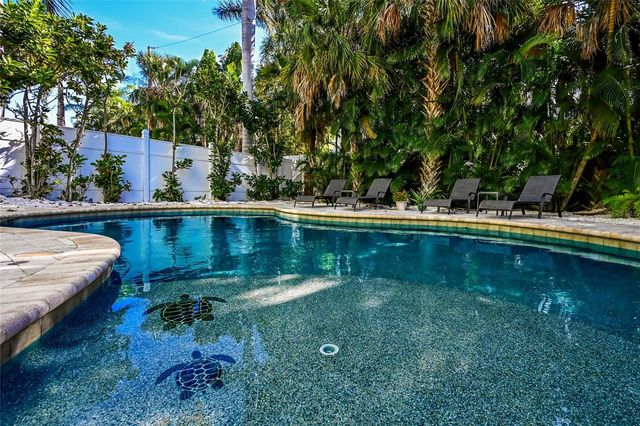 307 64TH STREET, Holmes Beach, FL 34217