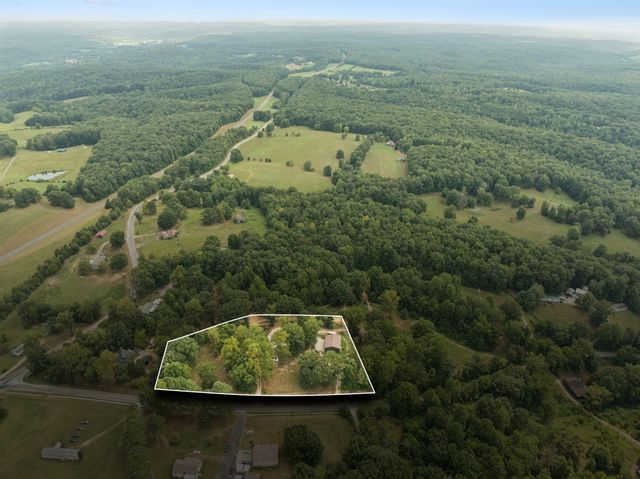 5835 Dog Creek Rd, Primm Springs, TN 38476