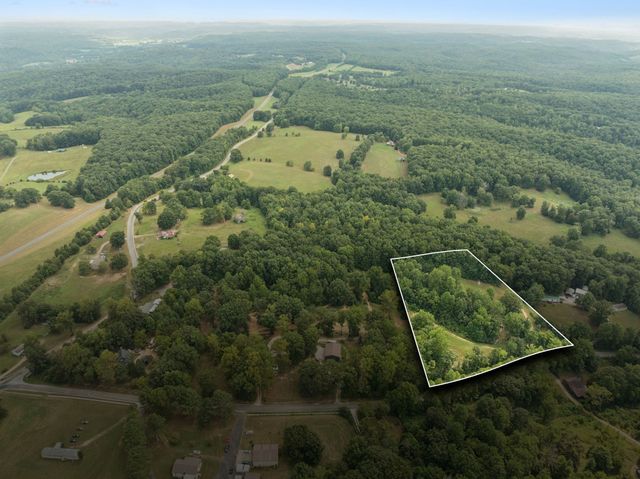 5835 Dog Creek Rd, Primm Springs, TN 38476