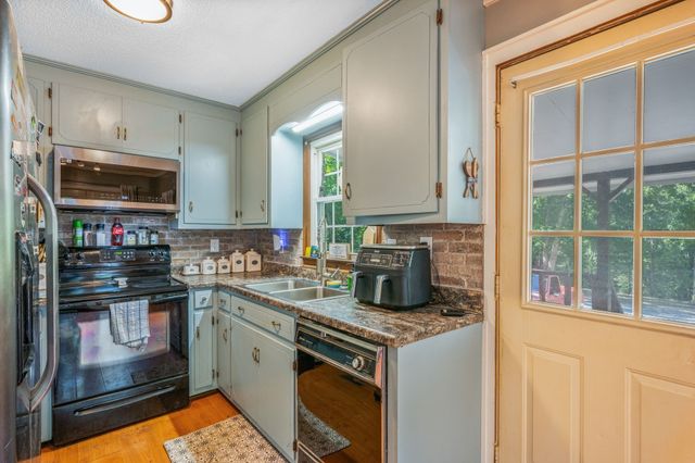 5835 Dog Creek Rd, Primm Springs, TN 38476