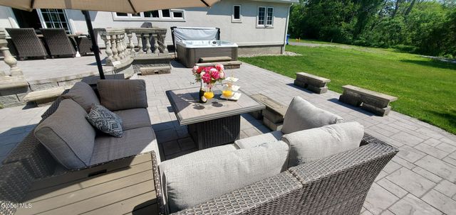 2820 Balltown Road, Niskayuna, NY 12309