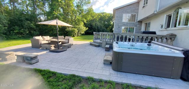 2820 Balltown Road, Niskayuna, NY 12309