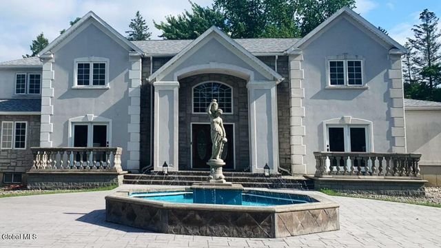 2820 Balltown Road, Niskayuna, NY 12309