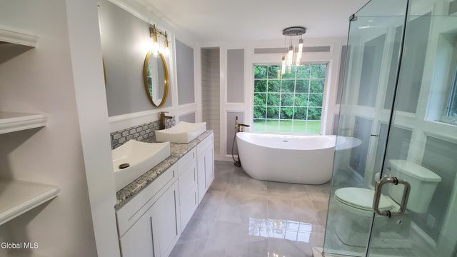 2820 Balltown Road, Niskayuna, NY 12309