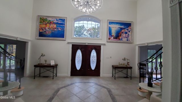 2820 Balltown Road, Niskayuna, NY 12309