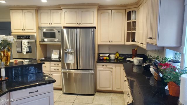 2820 Balltown Road, Niskayuna, NY 12309