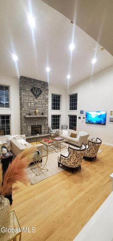 2820 Balltown Road, Niskayuna, NY 12309