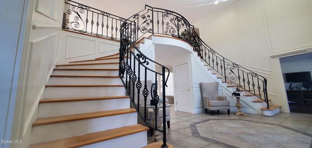 2820 Balltown Road, Niskayuna, NY 12309