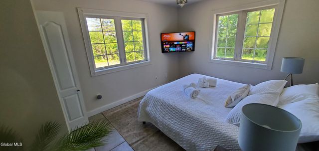 2820 Balltown Road, Niskayuna, NY 12309