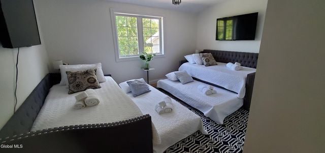 2820 Balltown Road, Niskayuna, NY 12309