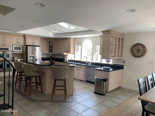 2820 Balltown Road, Niskayuna, NY 12309