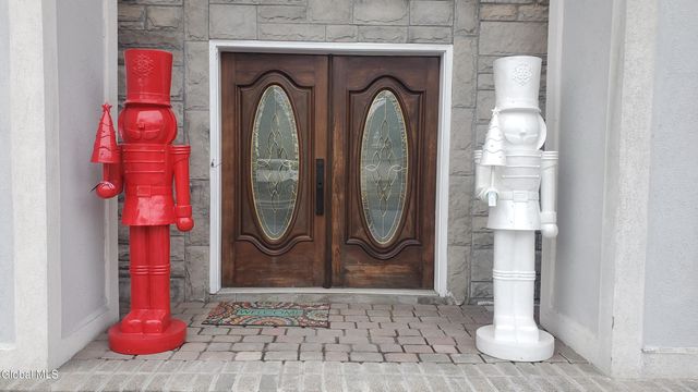 2820 Balltown Road, Niskayuna, NY 12309