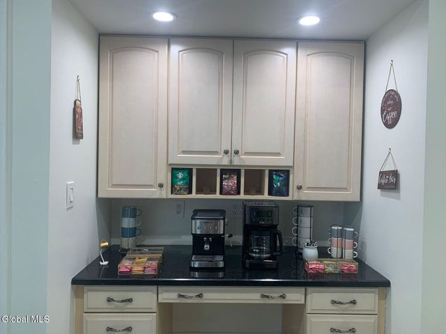 2820 Balltown Road, Niskayuna, NY 12309