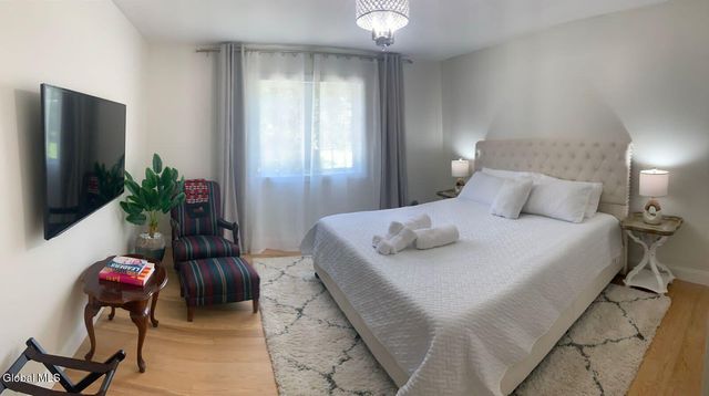 2820 Balltown Road, Niskayuna, NY 12309