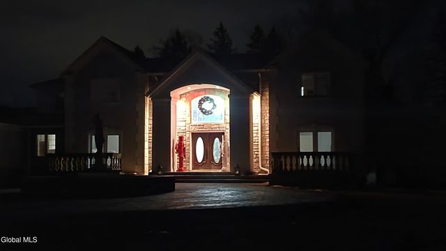 2820 Balltown Road, Niskayuna, NY 12309