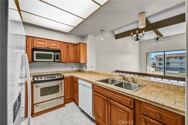 4513 Cove Drive 17, Carlsbad, CA 92008
