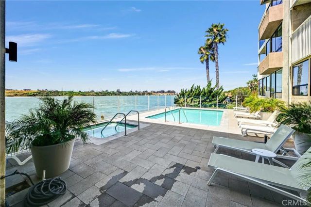 4513 Cove Drive 17, Carlsbad, CA 92008