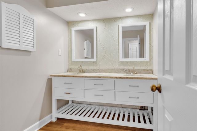 1623 HOLLY HILL CV, Germantown, TN 38138