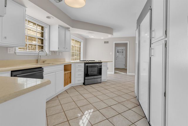 1623 HOLLY HILL CV, Germantown, TN 38138