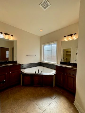4502 SW Swinton Drive, Bentonville, AR 72713