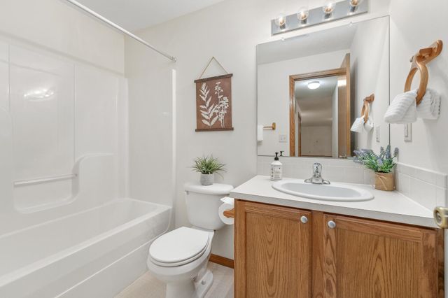 8615 W Brookview St, Wichita, KS 67205