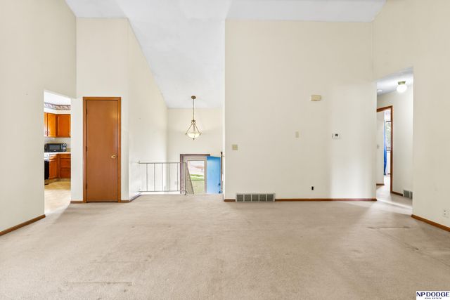 2005 Whitted Drive, Bellevue, NE 68123