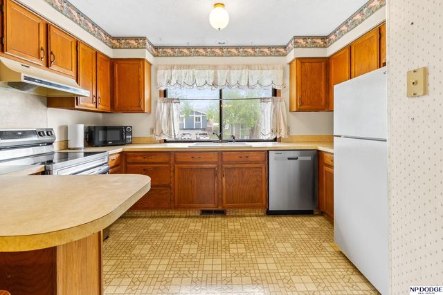 2005 Whitted Drive, Bellevue, NE 68123