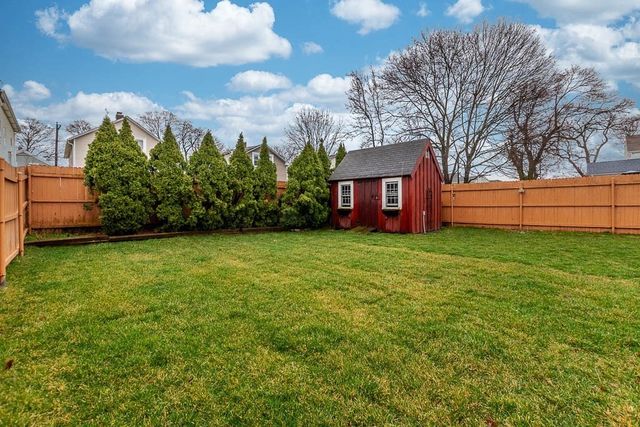 125 Vine St, East Providence, RI 02914