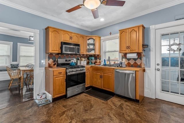 125 Vine St, East Providence, RI 02914