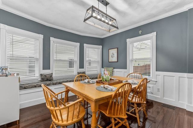 125 Vine St, East Providence, RI 02914