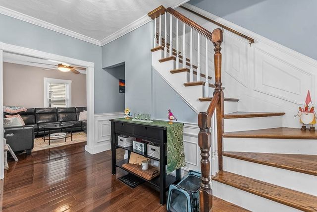 125 Vine St, East Providence, RI 02914