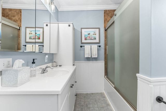 125 Vine St, East Providence, RI 02914