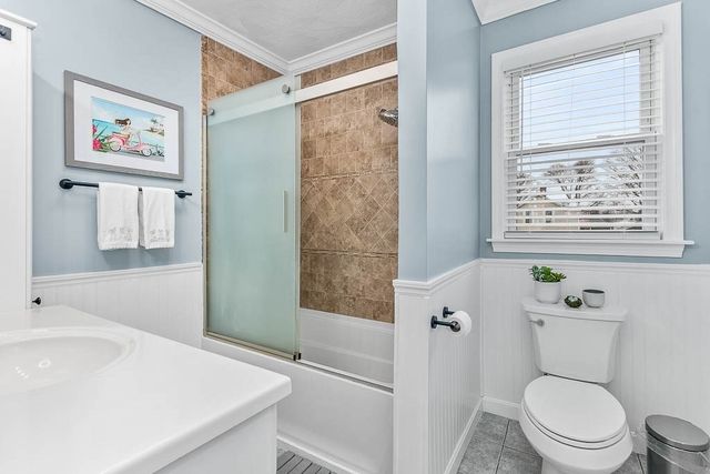 125 Vine St, East Providence, RI 02914