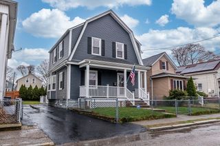 125 Vine St, East Providence, RI 02914