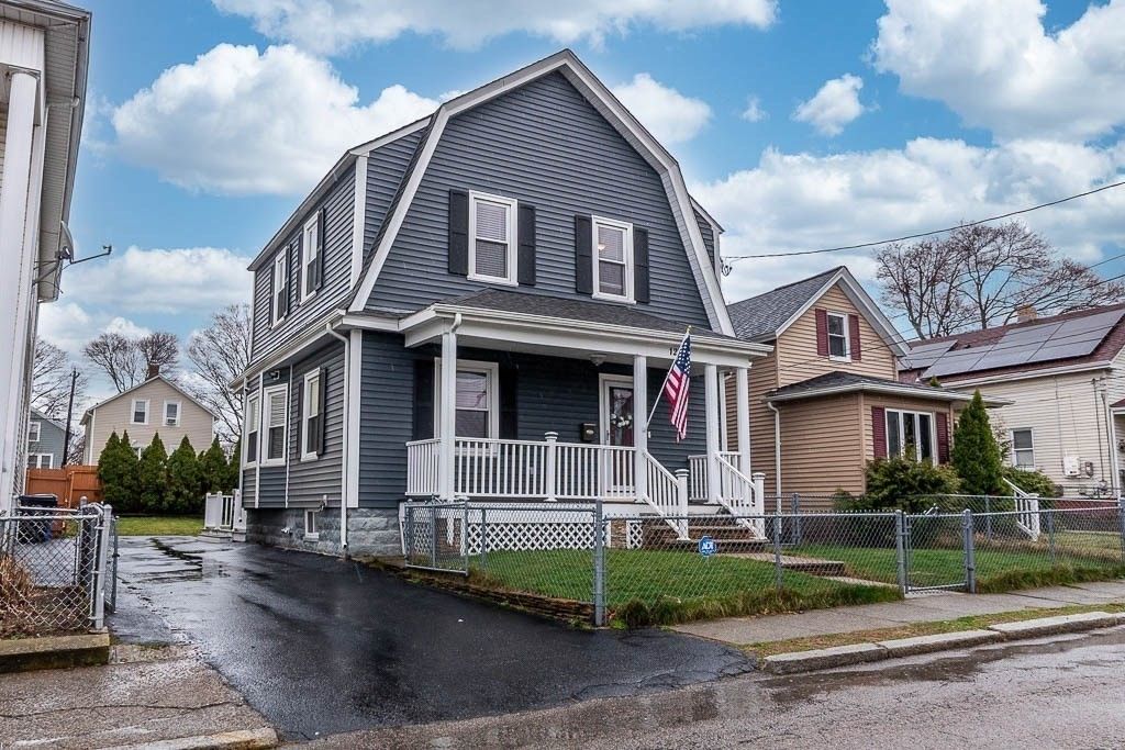 125 Vine St, East Providence, RI 02914