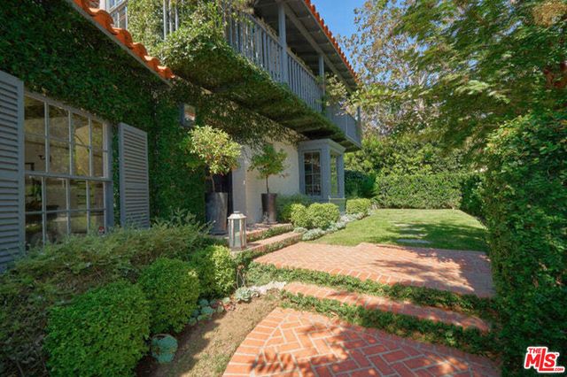 2097 Outpost Drive, Los Angeles, CA 90068