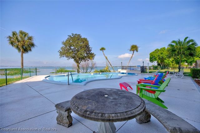 2131 Lakeview Drive 102, Sebring, FL 33870