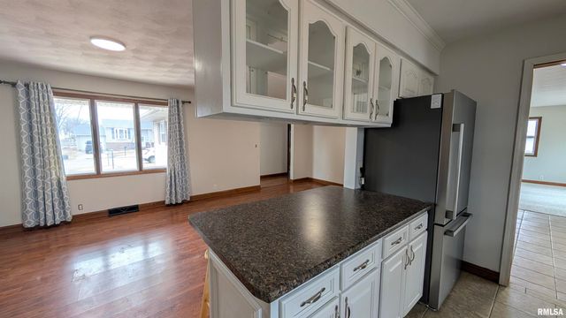 1267 E LOCUST Street, Canton, IL 61520