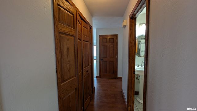 1267 E LOCUST Street, Canton, IL 61520