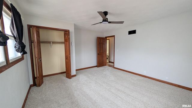 1267 E LOCUST Street, Canton, IL 61520