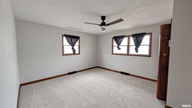 1267 E LOCUST Street, Canton, IL 61520