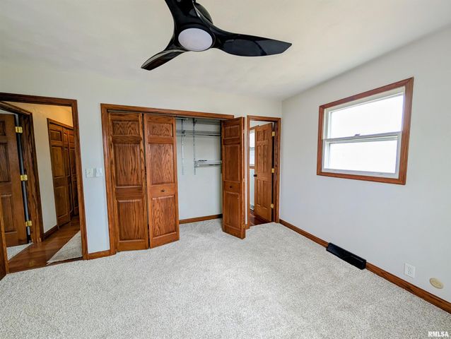 1267 E LOCUST Street, Canton, IL 61520