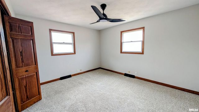 1267 E LOCUST Street, Canton, IL 61520