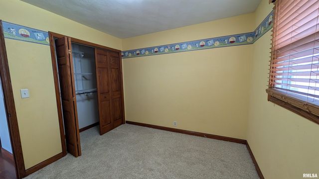 1267 E LOCUST Street, Canton, IL 61520