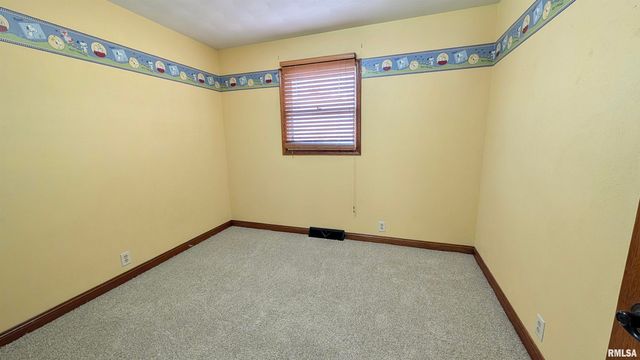 1267 E LOCUST Street, Canton, IL 61520