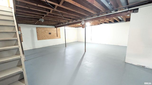 1267 E LOCUST Street, Canton, IL 61520