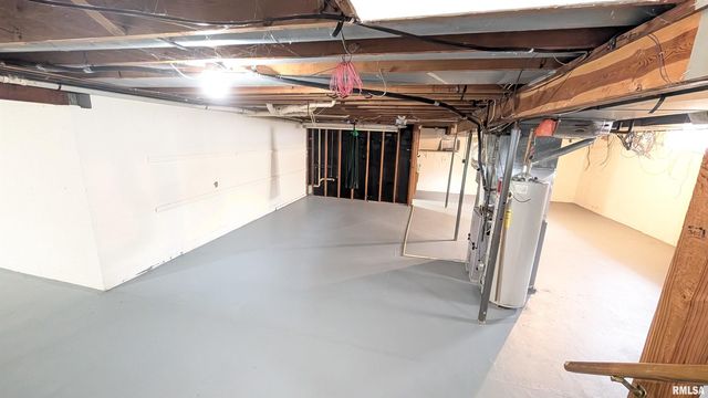 1267 E LOCUST Street, Canton, IL 61520