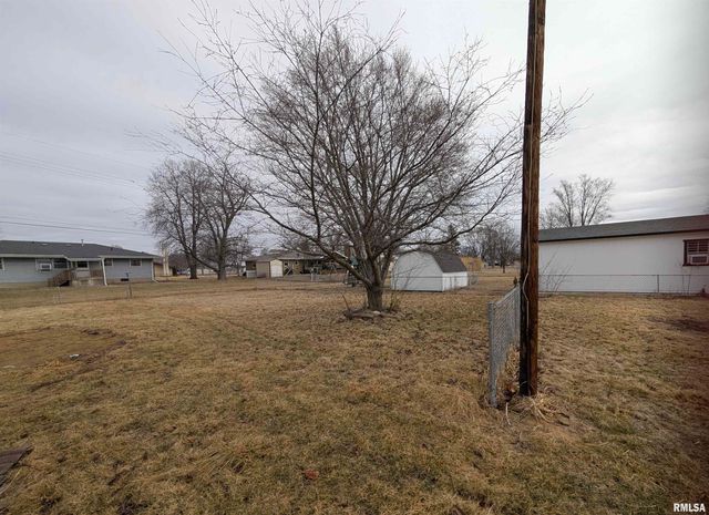 1267 E LOCUST Street, Canton, IL 61520